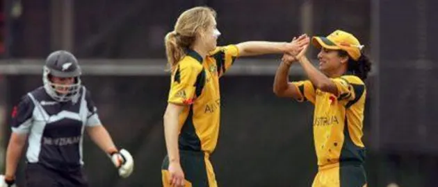 40664 Lisa Sthalekar and Ellyse Perry