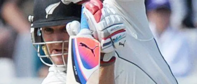 41194 Brownlie and McCullum dig in for New Zealand