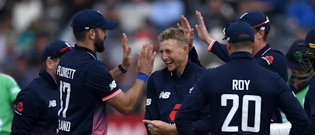 Joe Root took the crucial wicket of William Porterfield