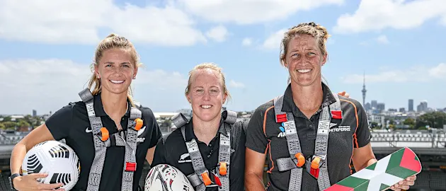 Kendra Cocksedge, Katie Bowen and Sophie Devine