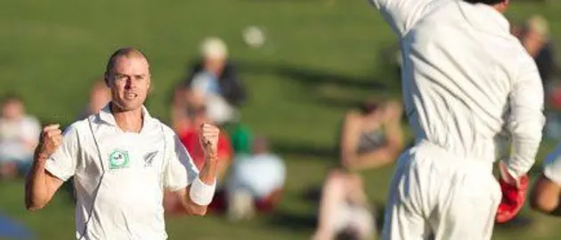 31941 Chris Martin celebrates