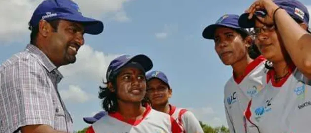 37738 Muttiah Muralidaran meets some of the players on Murali Harmony Cup finals day