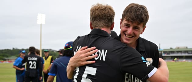New Zealand beat Afghanistan by one wicket in a thrilling game in East London