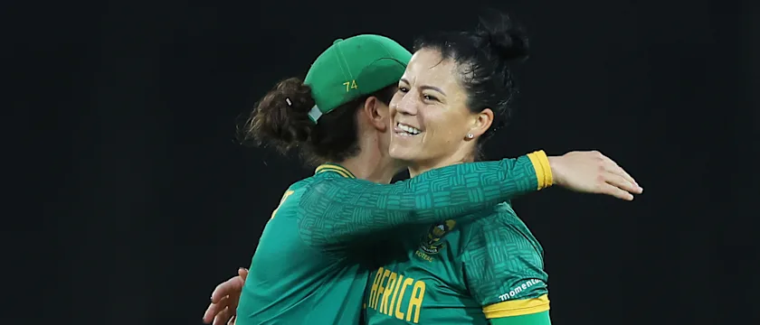 Marizanne Kapp of South Africa celebrates with Laura Wolvaardt of South Africa 