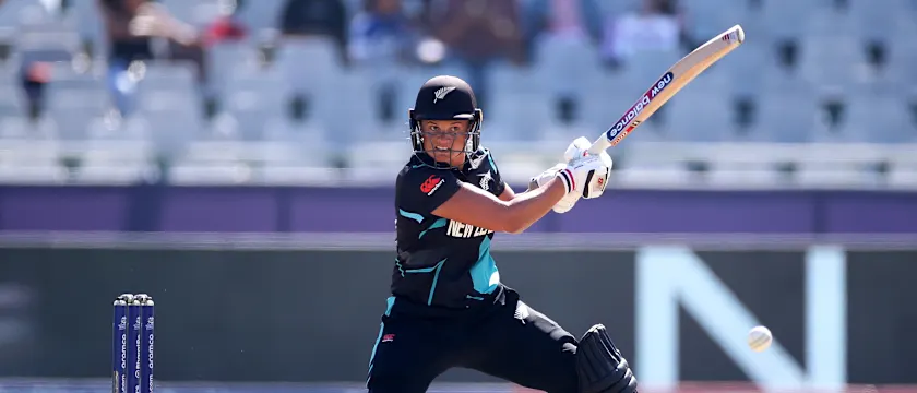 Suzie Bates of New Zealand plays a shot during the ICC Women's T20 World Cup group A match between New Zealand and Bangladesh at Newlands Stadium on February 17, 2023 in Cape Town, South Africa.
