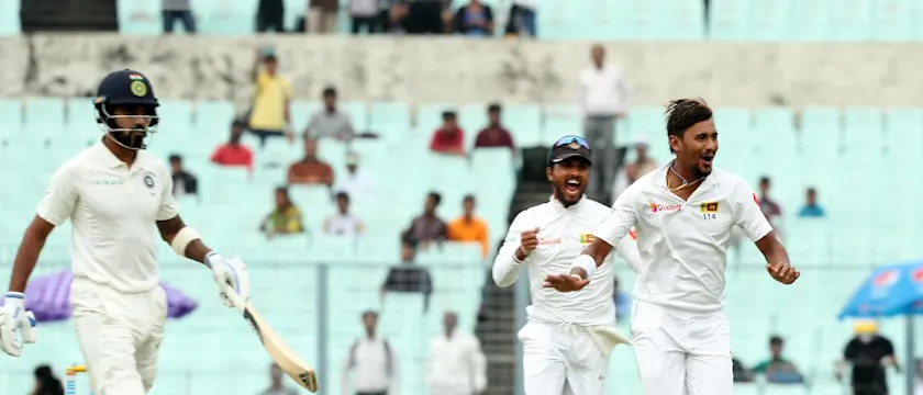 Suranga Lakmal got the ball rolling rightaway, getting one to nip away from Rahul to catch his outside edge, for a simple catch to Dickwella off the very first ball of the innings