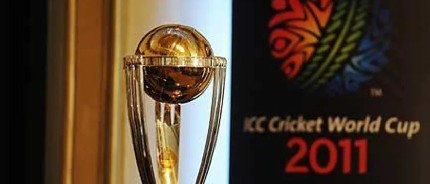 9985 cwc2011 trophy_434