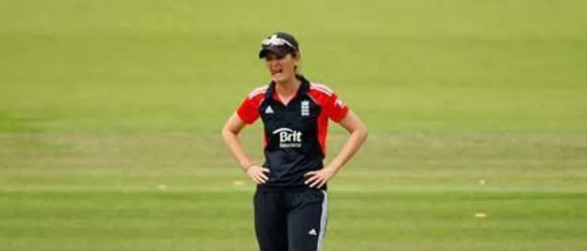 27123 charlotte edwards nov29 2011