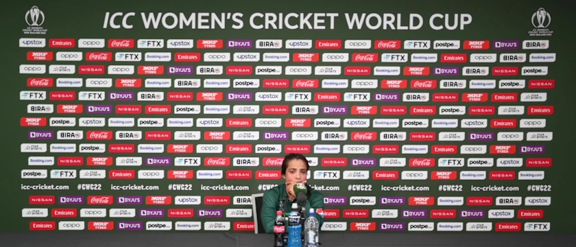 Post-Match-Pakistan-Sidra-Ameen-14-03-2022_Moment