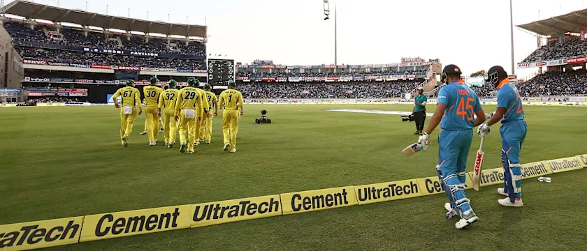 Ind Aus