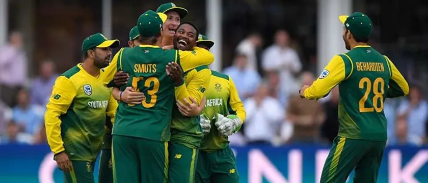 Andile Phehlukwayo successfully defended 12 runs off the last over as South Africa won by three runs and levelled the three-match series 1-1
