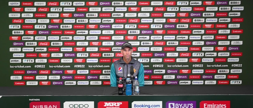 Pre-Match-Pakistan-David-Hemp-20-03-2022_Moment