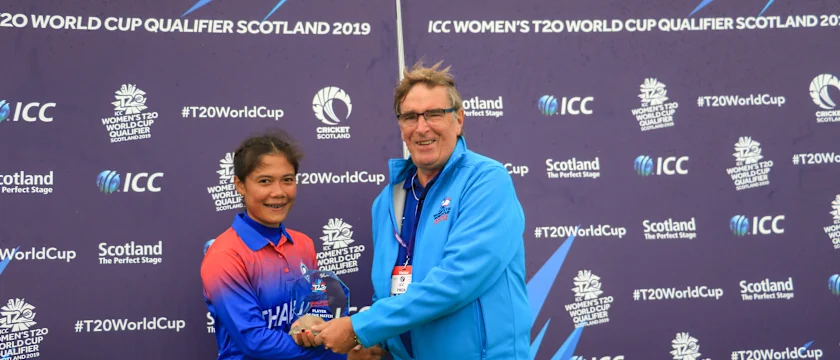 Chanida Sutthiruang with the Player of the Match award.