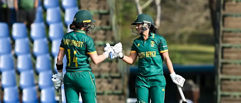 Laura Wolvaardt and Marizanne Kapp