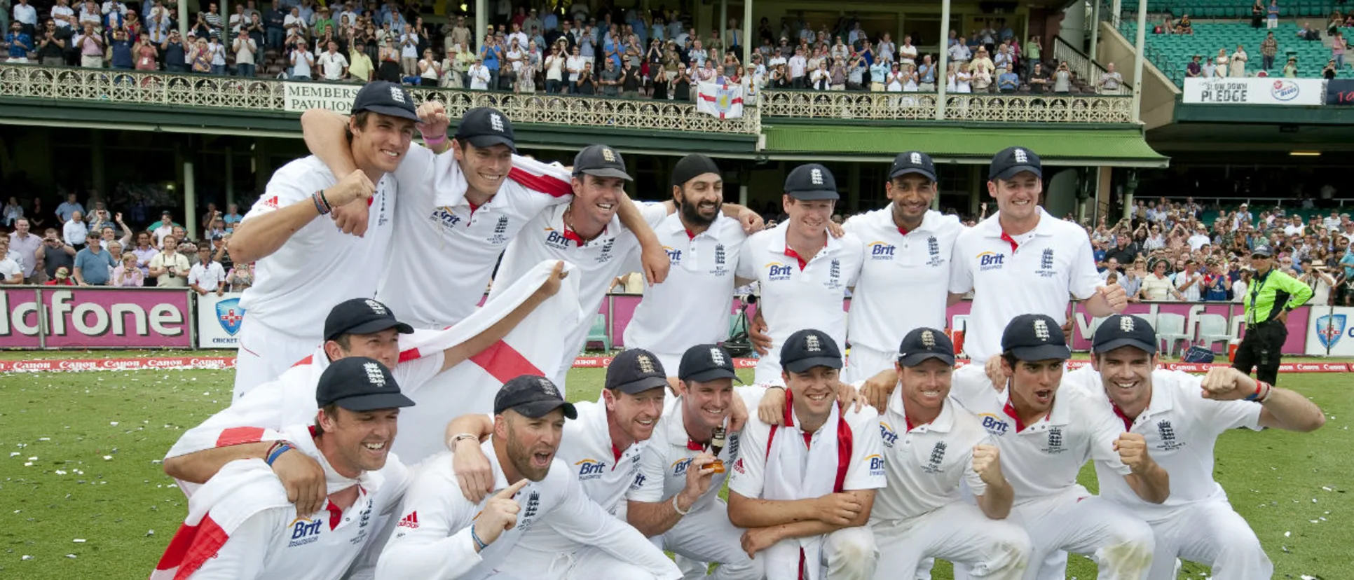 Logo of England celebrate their famous Ashes victory in the 2010-11 series