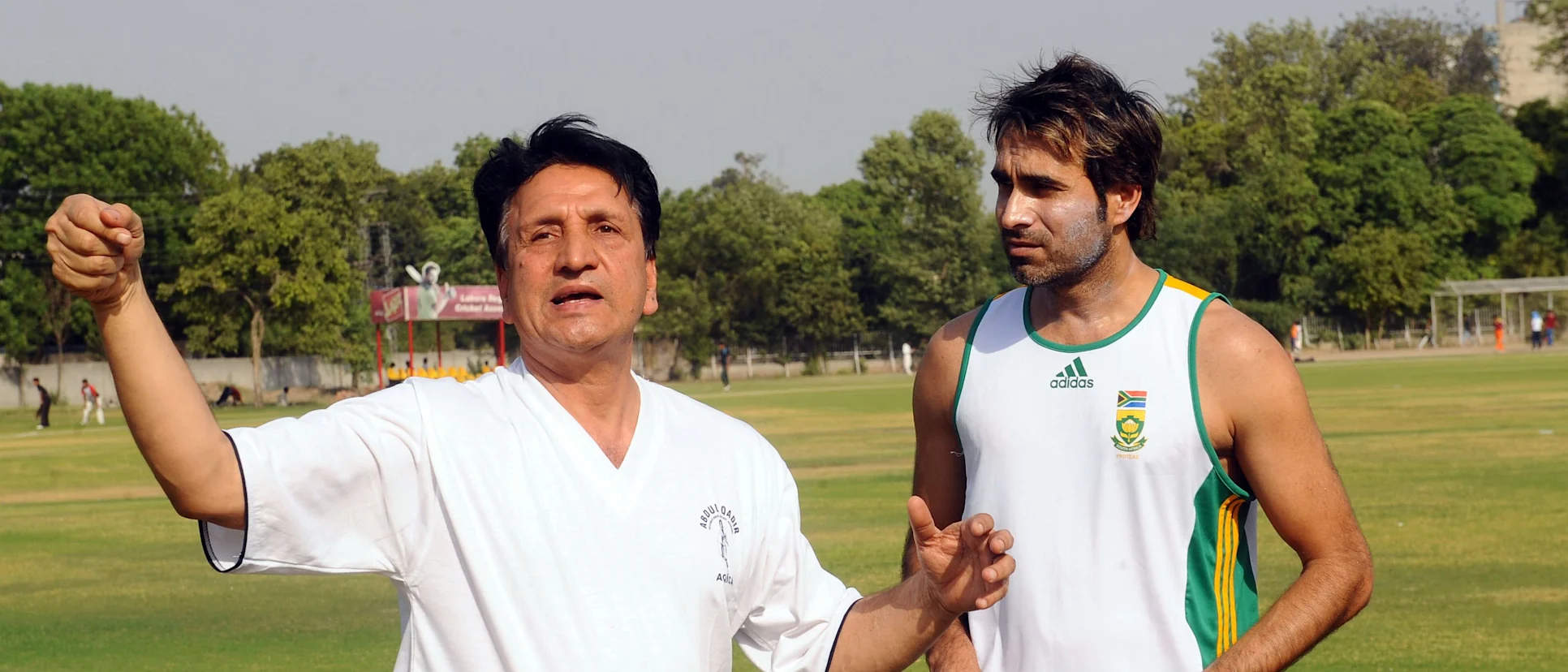 Logo of Abdul Qadir was a mentor to numerous young leg-spinners, such as Imran Tahir