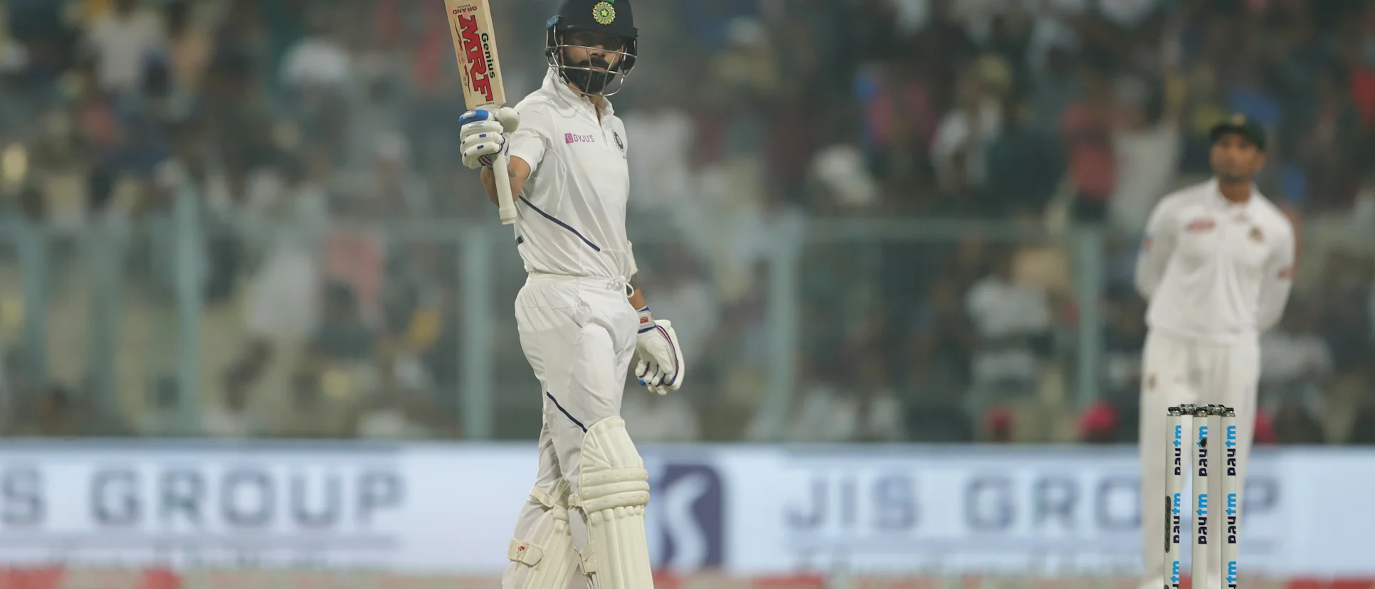 Logo of Virat Kohli ended the day unbeaten on 59
