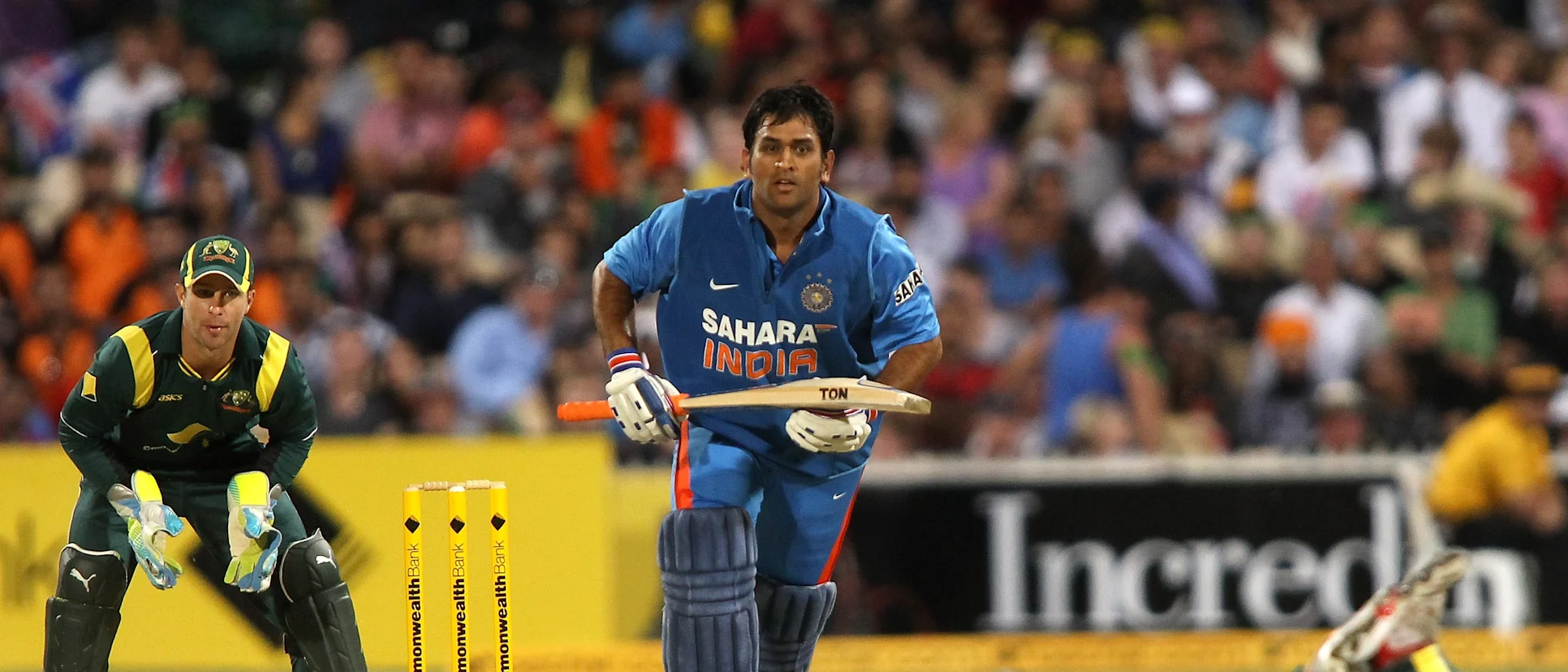 Logo of Dhoni's patient 44* guided India to a four-wicket win