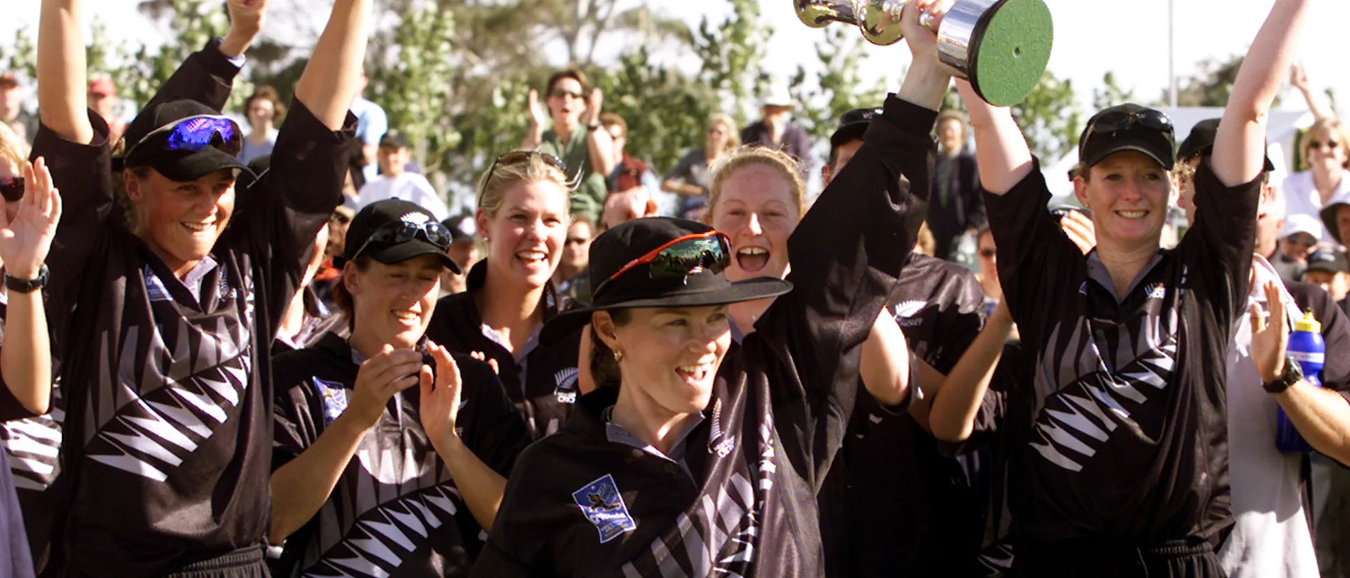 Logo of The White Ferns won the World Cup in 2000