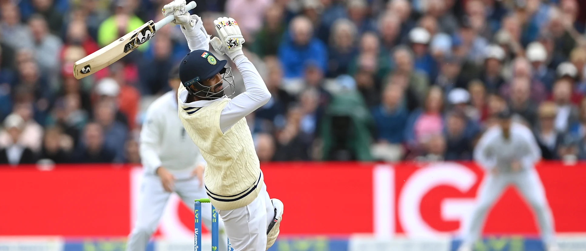 Jasprit Bumrah bat
