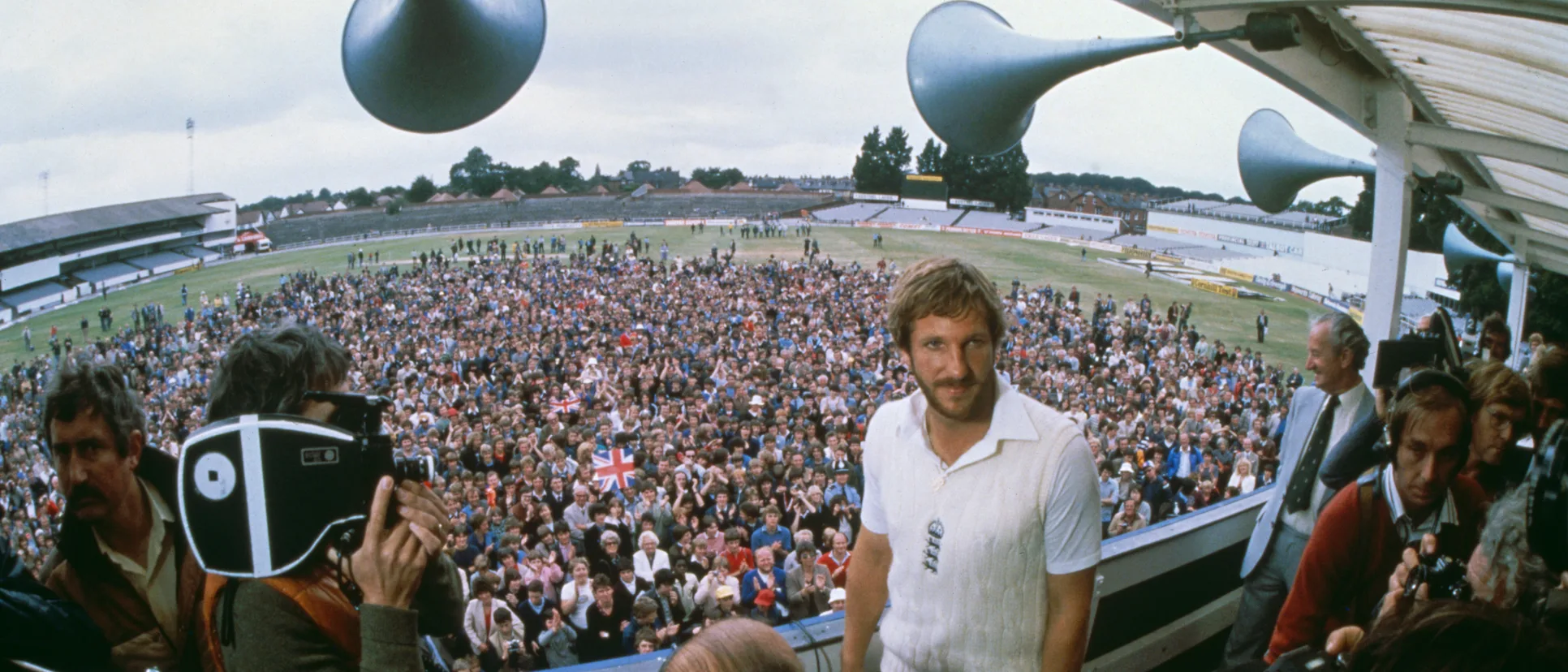 Logo of Ian Botham's Ashes.
