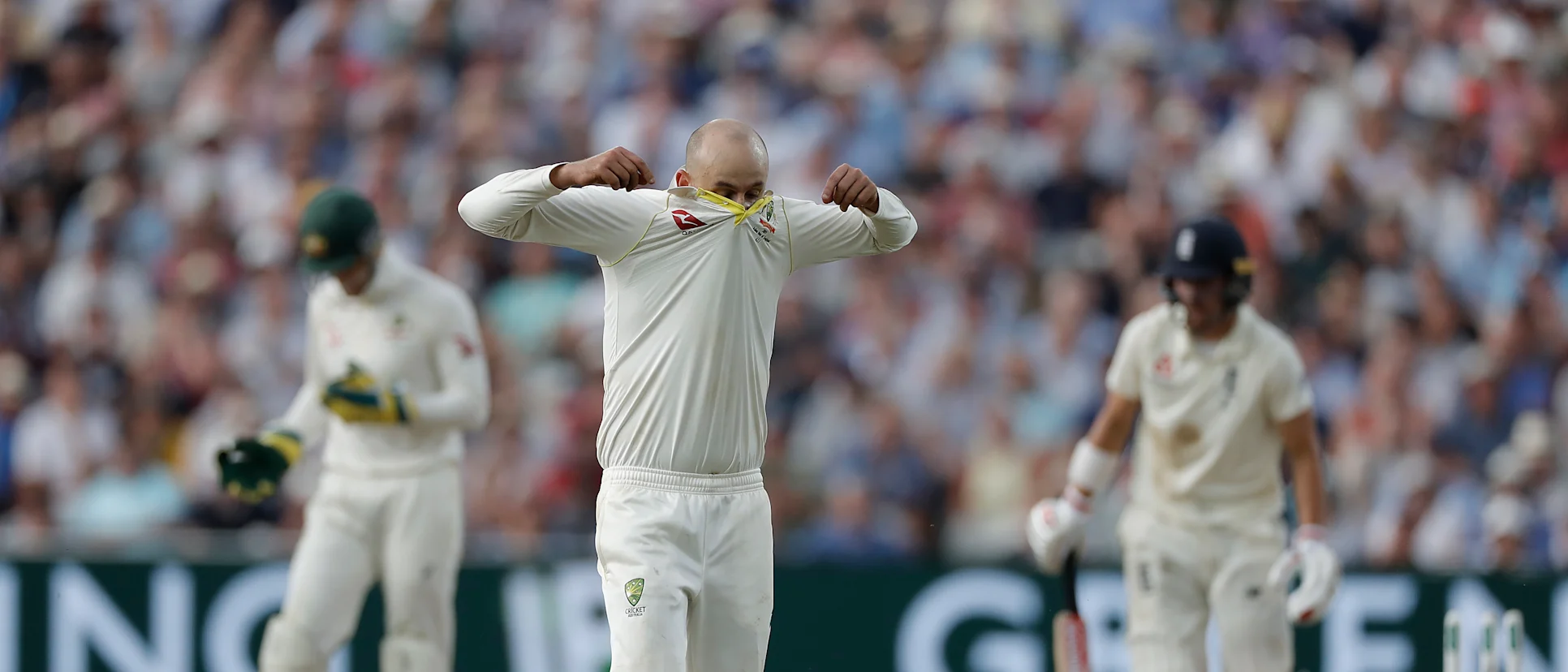 Logo of Australia endured a frustrating day in the field
