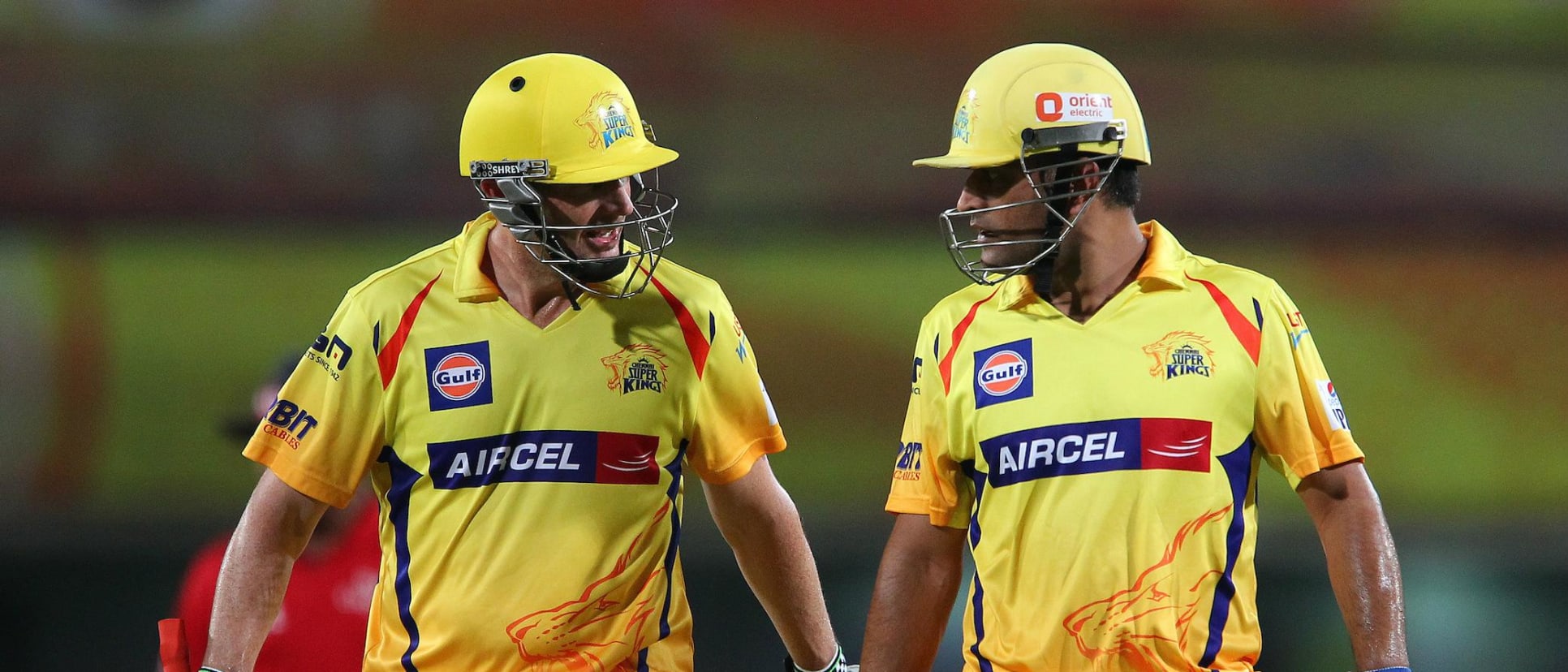 Hussey Dhoni