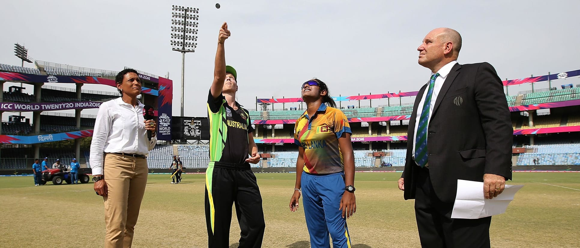 Andy Pycroft along with Meg Lanning and Chamari Athapaththu.