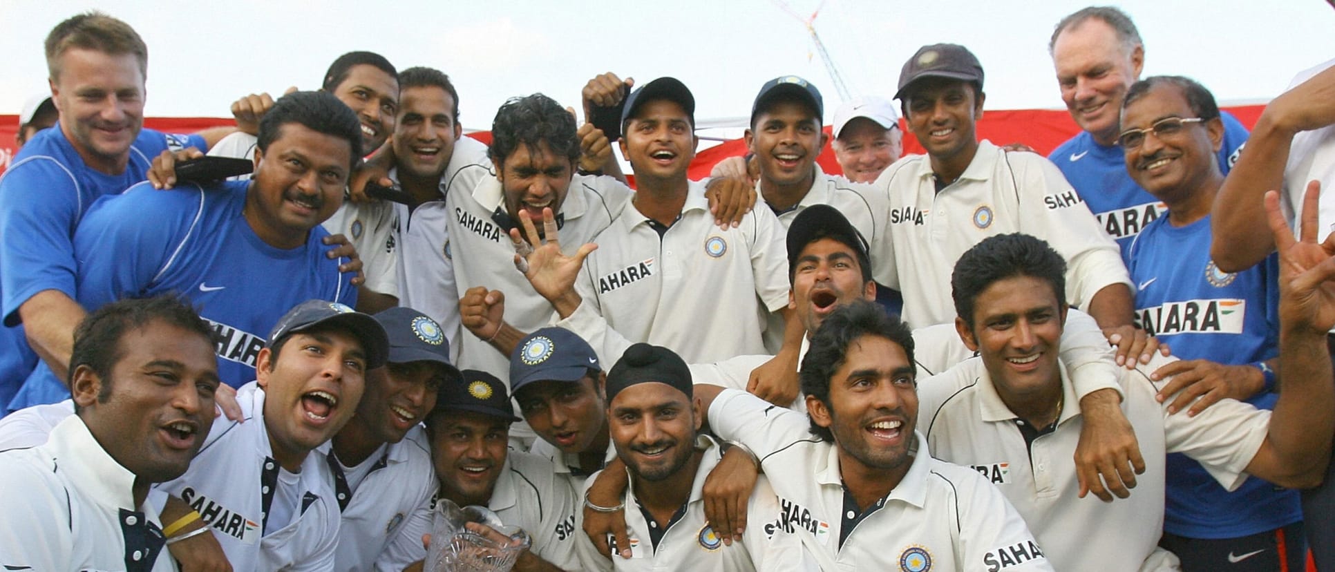 The victorious India squad celebrate the series triumph // Getty Images