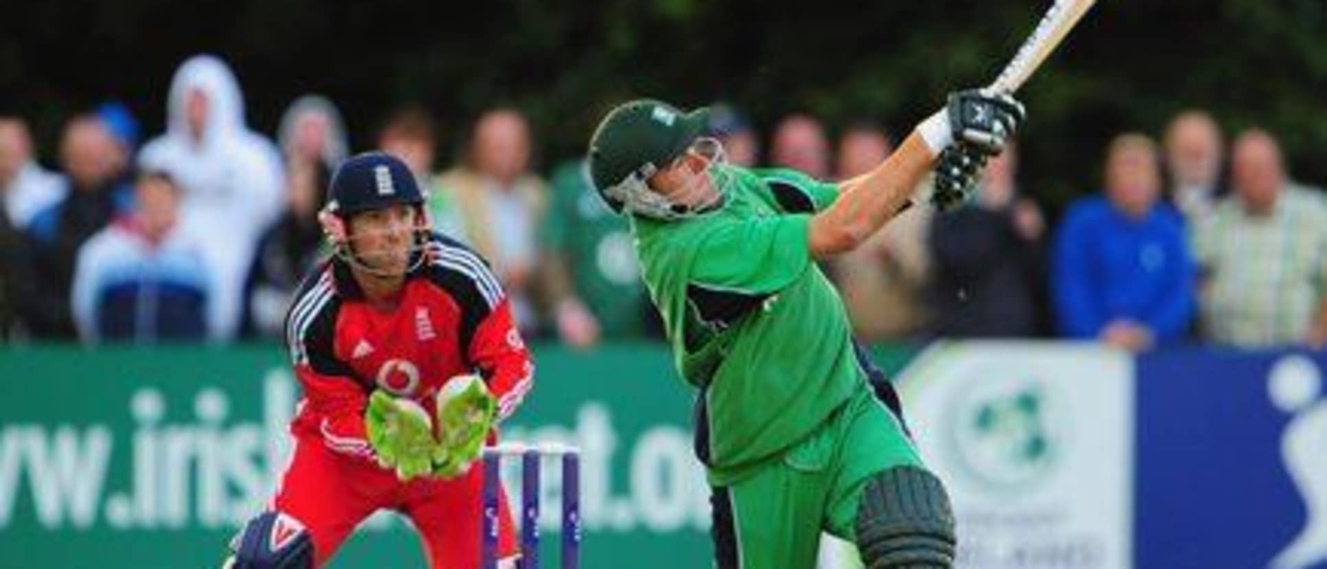 2585 England denies Ireland famous victory