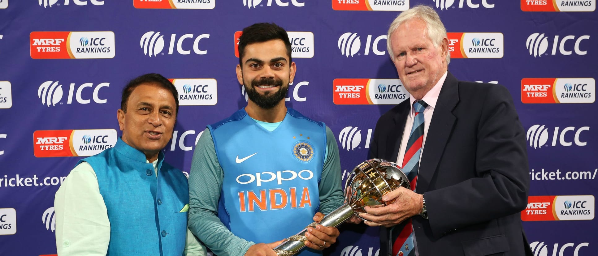 Sunil Gavaskar and Graeme Pollock present Indian captain Virat Kohli the ICC Test Mace