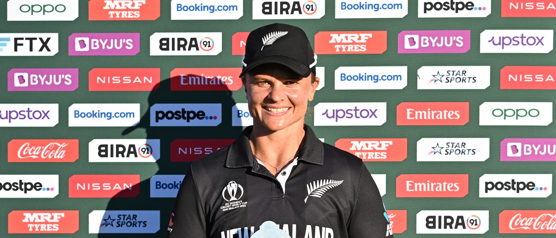 Suzie Bates of New Zealand poses with the Player of the Match award after the 2022 ICC Women's Cricket World Cup match between New Zealand and Pakistan at Hagley Oval on March 26, 2022 in Christchurch, New Zealand.