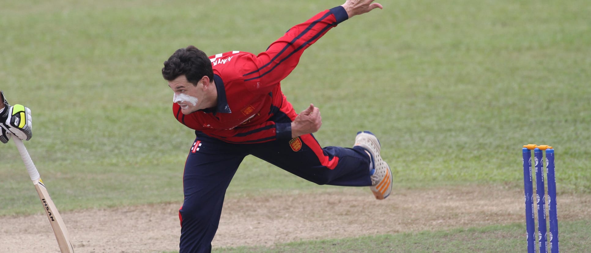 Anthony Hawkins-Kay of Jersey bowls