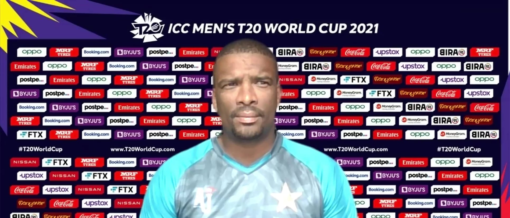 Pre-match-PC-Vernon-Philander-Pakistan-25-10-21_Moment