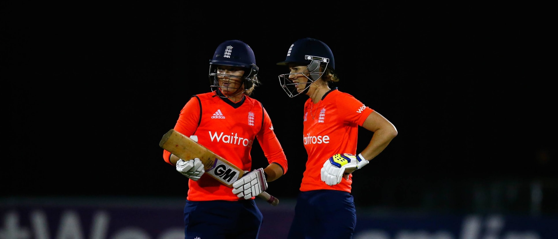 Charlotte Edwards - Sarah Taylor.jpg