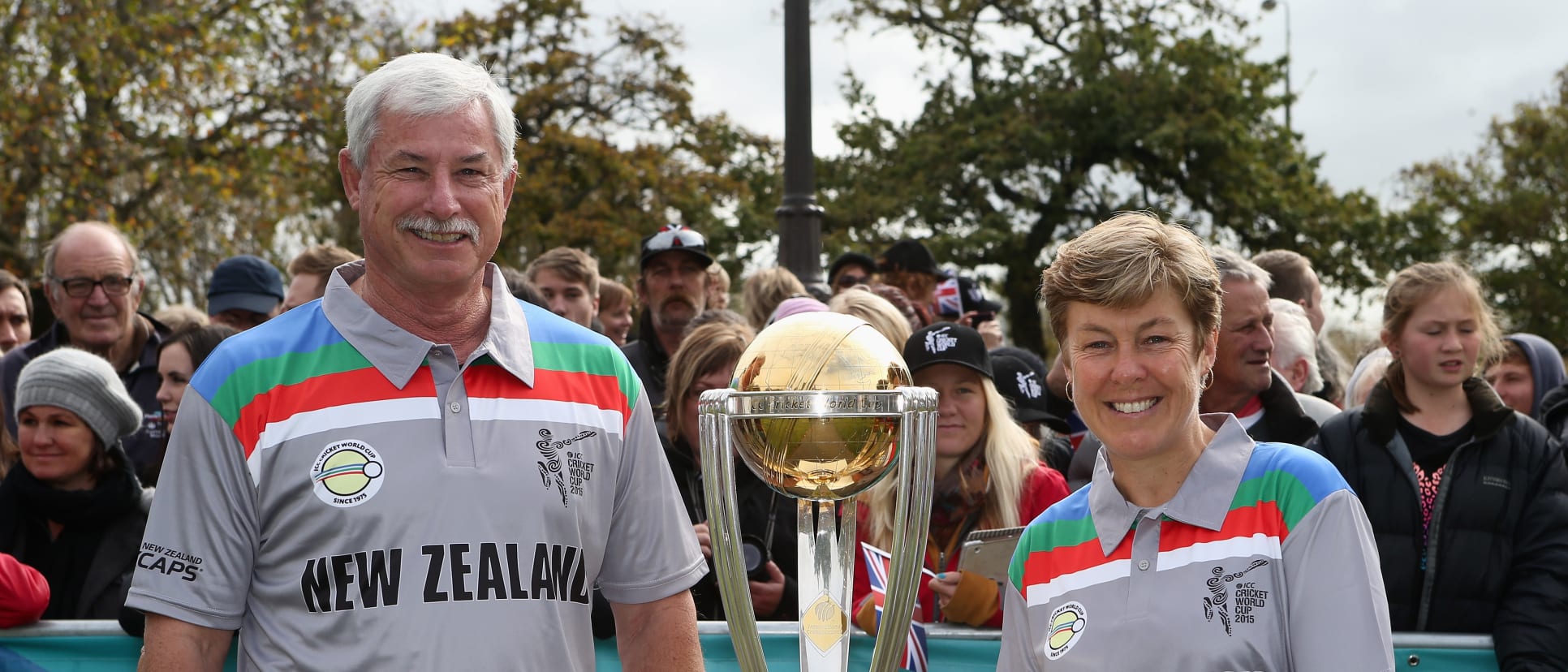 Debbie Hockley poses with Sir Richard Hadley ahead of the 2015 ICC Cricket World Cup (Getty)