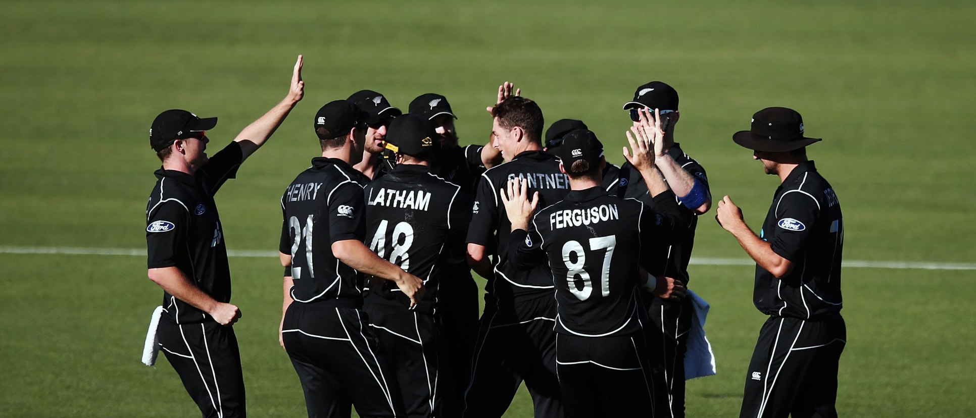 New Zealand celebrating win against Australia