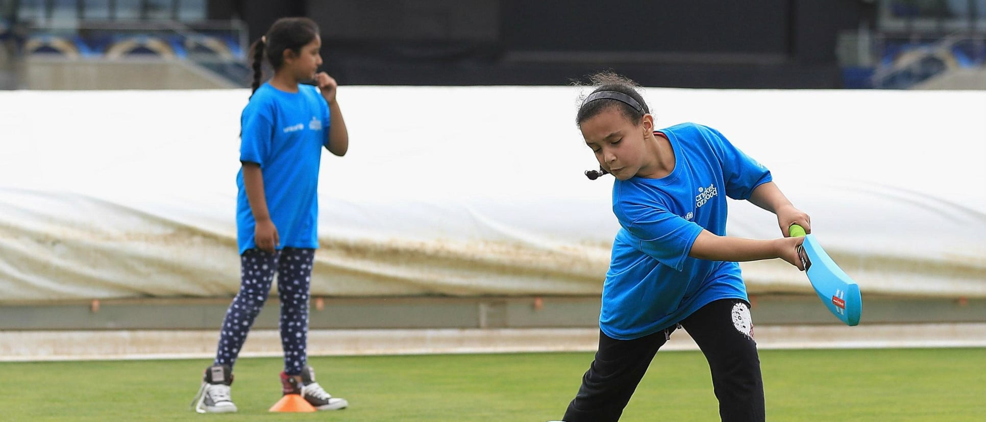 Cricket for Good - Girls' training session