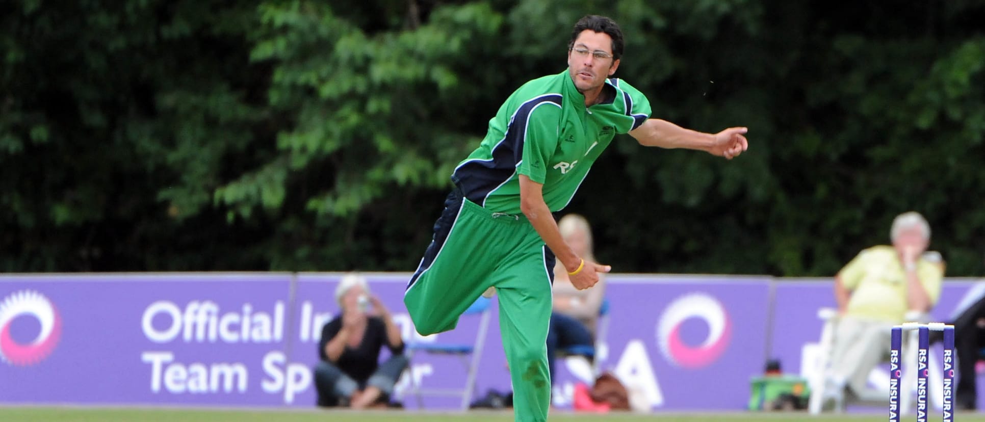 Albert van der Merwe - bowling for Ireland, June 2010 (Inpho)