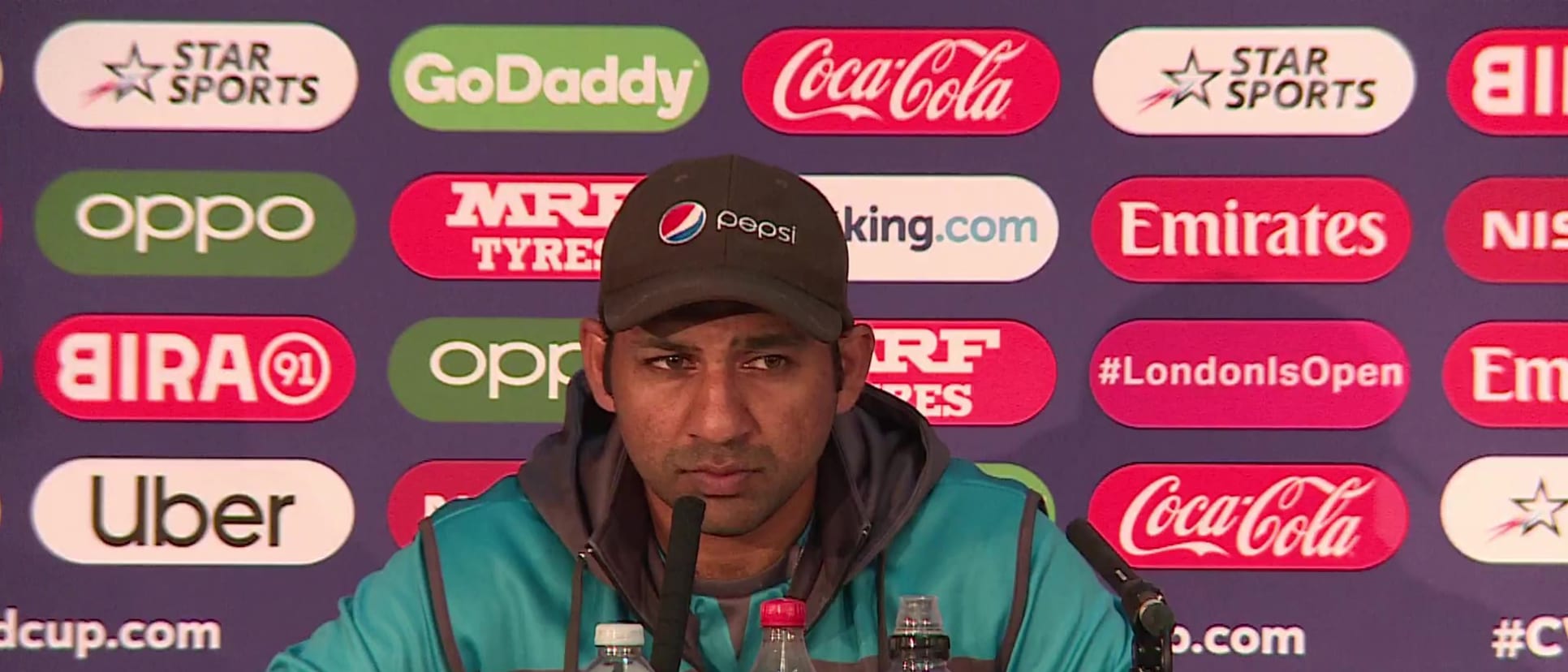 Sarfaraz-Ahmed-Pakistan-PRE-PC-04JUL19_Moment