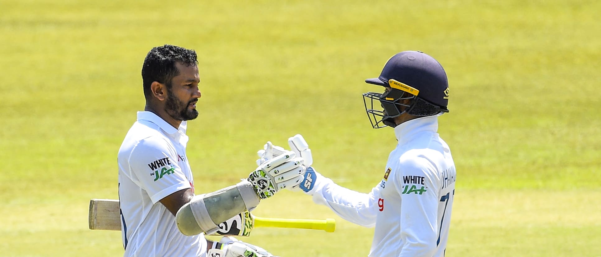 Dimuth Karunaratne and Dhananjay de Silva