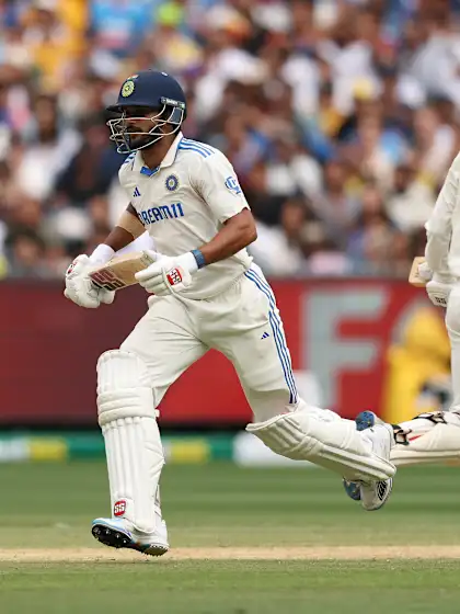 India centurion eyes historic result on final day in Melbourne