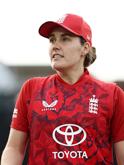 England captain to miss remaining India T20Is due to injury