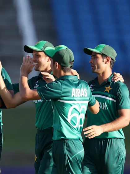 Pakistan join free-scoring England in quarter-finals as holders Bangladesh return to form