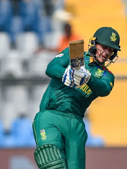 De Kock launches stunning reverse upper cut attack | CWC23
