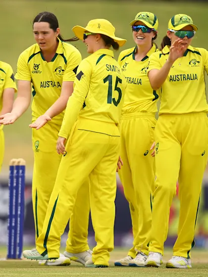 Australia picks up World Cup momentum with big win over Sri Lanka