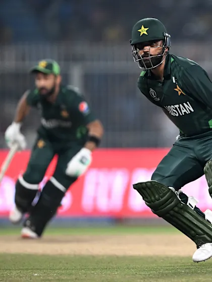 Pakistan return to winning ways with stylish victory in Kolkata