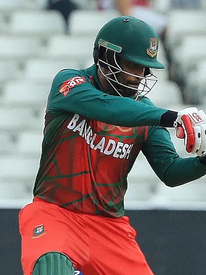 Tamim warms up to #CT17 in style