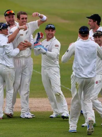 New Zealand fight back with Southee strikes