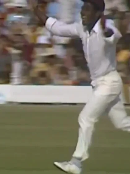 1975 CWC | Ruthless Richards runs out three